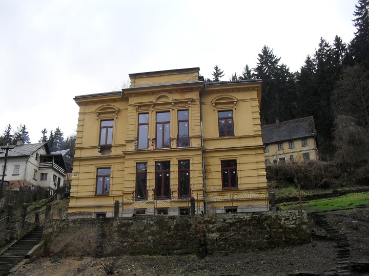 img00009.jpg