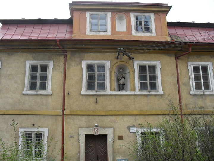 img00018.jpg