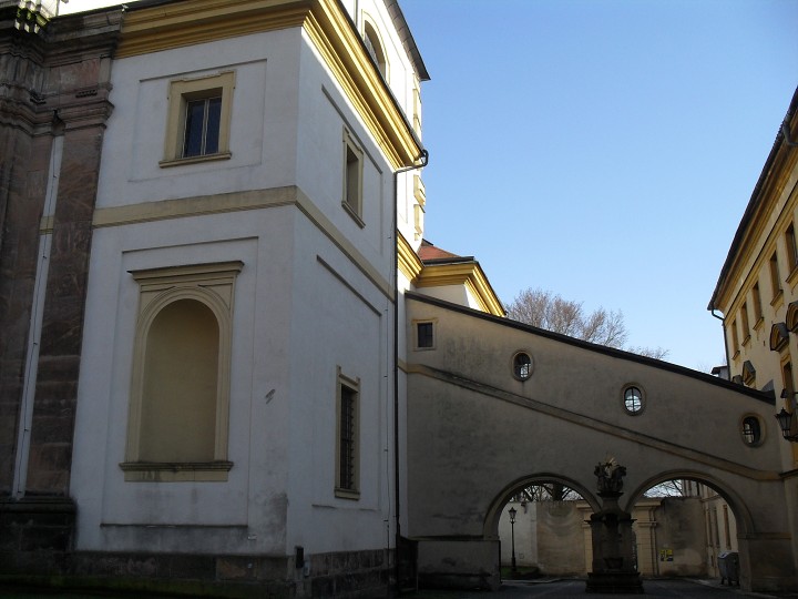 img00049.jpg
