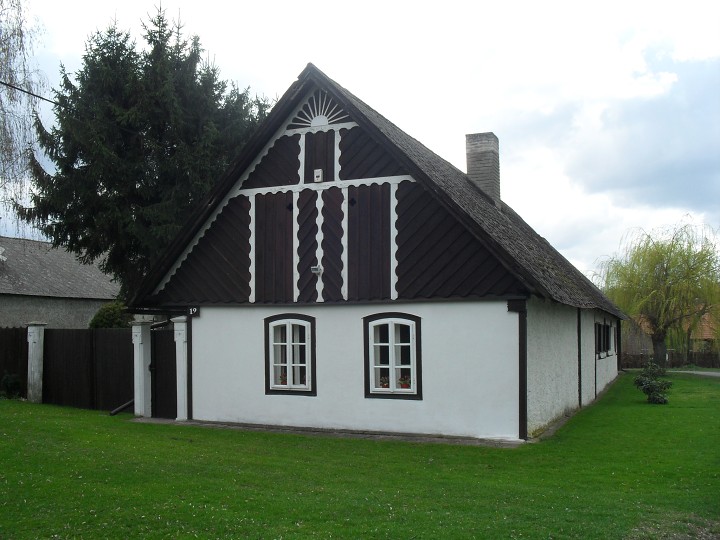 img00104.jpg