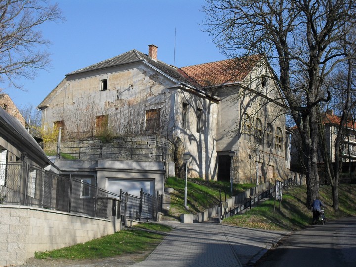 img00144.jpg
